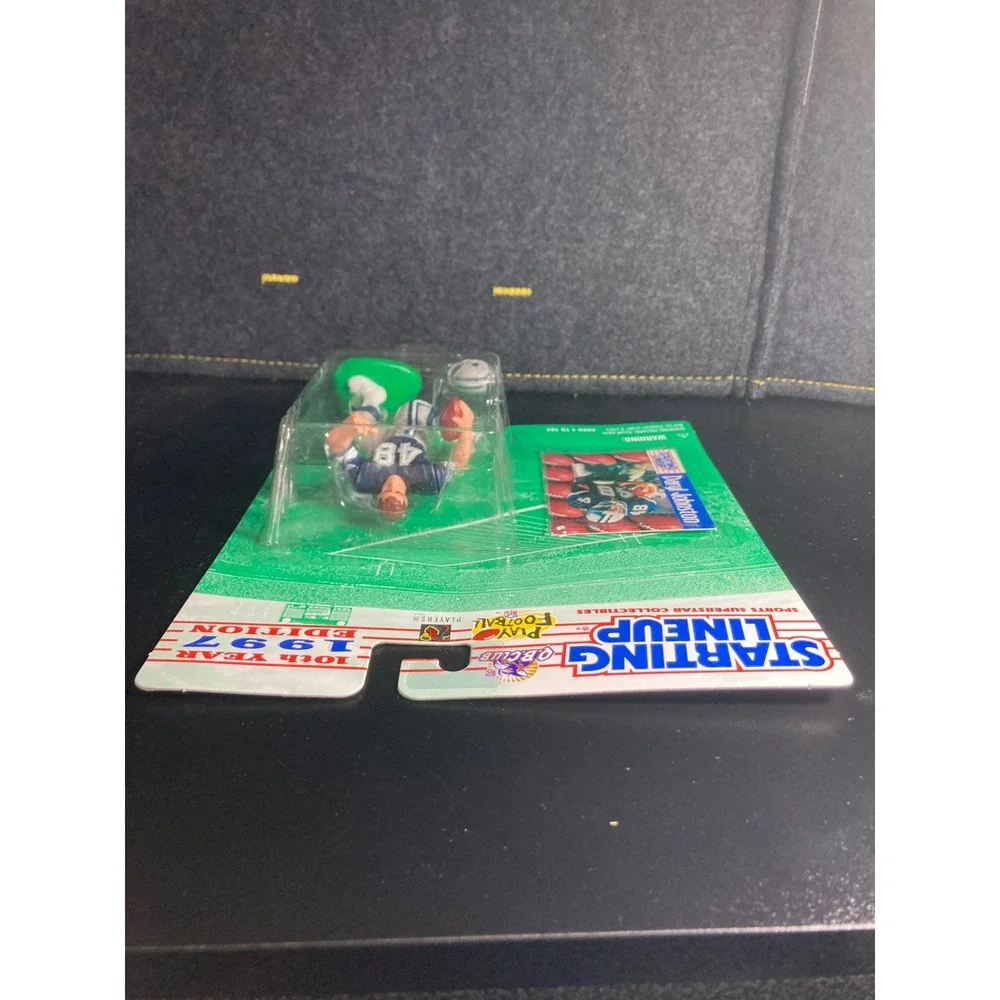 1997 Starting Lineup Daryl Johnston Dallas Cowboys NFL Figure with Card Kenner
